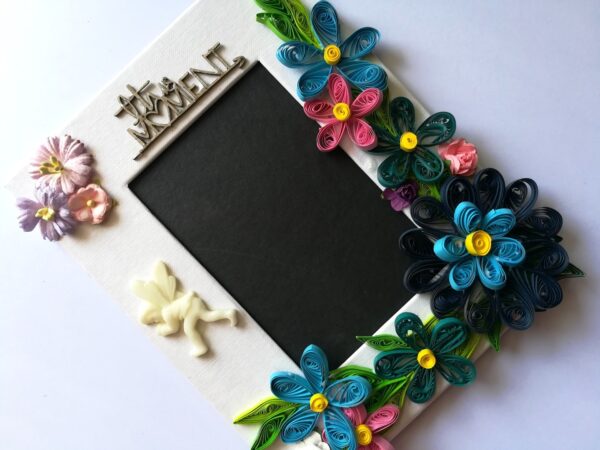 Quilled Moment In Time Handmade Photo Frame image