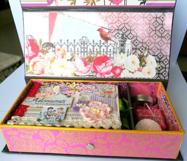 Sparkling Designer Love Goodie Gift Box image