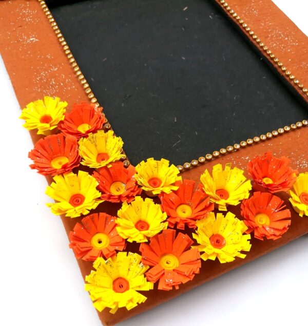 Quilled Flowers Photo Frame - Yell1 image