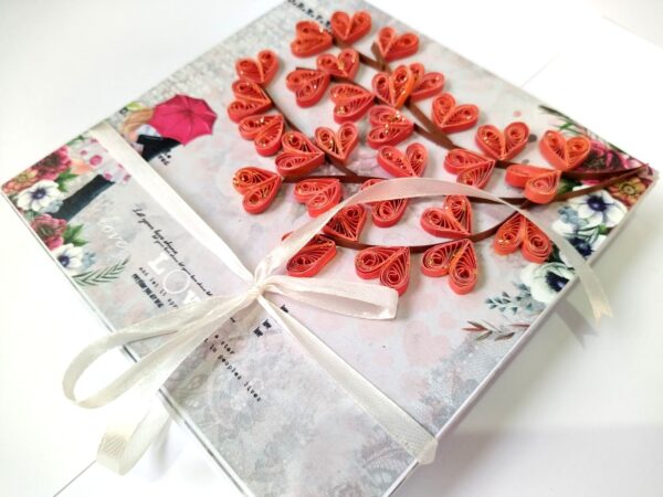 Captured Memories Mini Scrapbook image Captured Memories Mini Scrapbook image