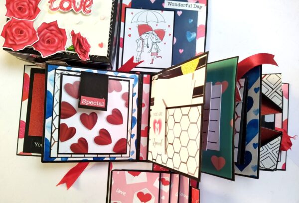 Mini Scrapbook In Explosion Box - Love Theme