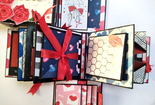 Mini Scrapbook In Explosion Box - Love Theme