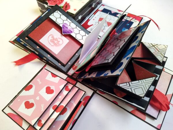 Mini Scrapbook In Explosion Box - Love Theme