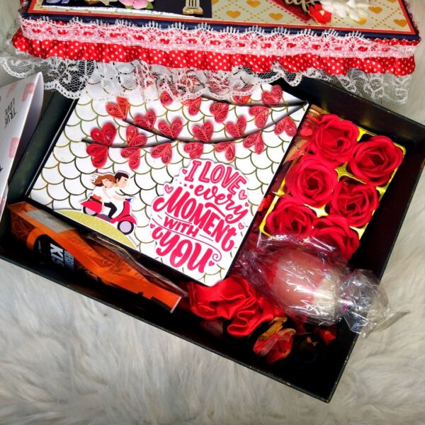 Handmade Love Hamper - VALHAM1 image Handmade Love Hamper - VALHAM1 image