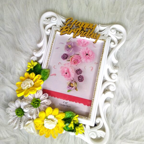 Quilled Flowers Photo Frame - 4x6 Inch Photo